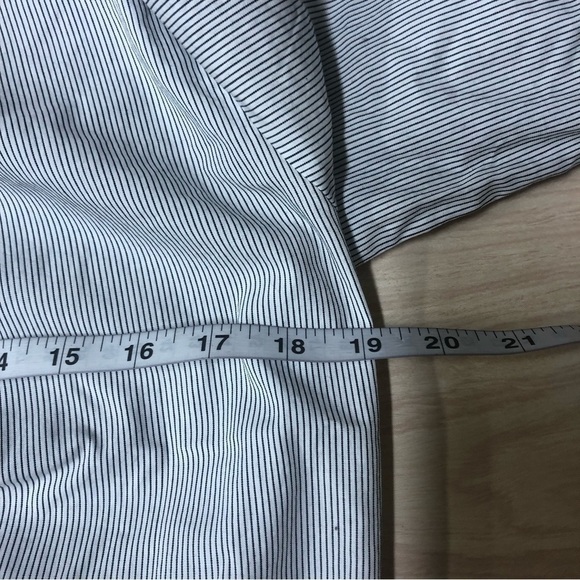 Stelen Black White Stripe Knot Front Blouse Size S NWT - Picture 4 of 6